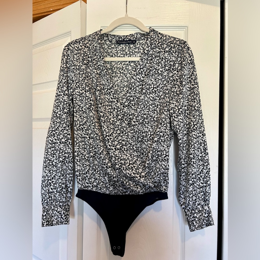 Abercrombie & Fitch bodysuit.